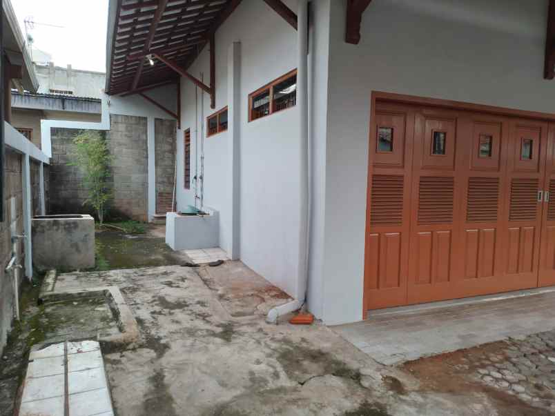 dijual rumah komplek pondok bambu duren