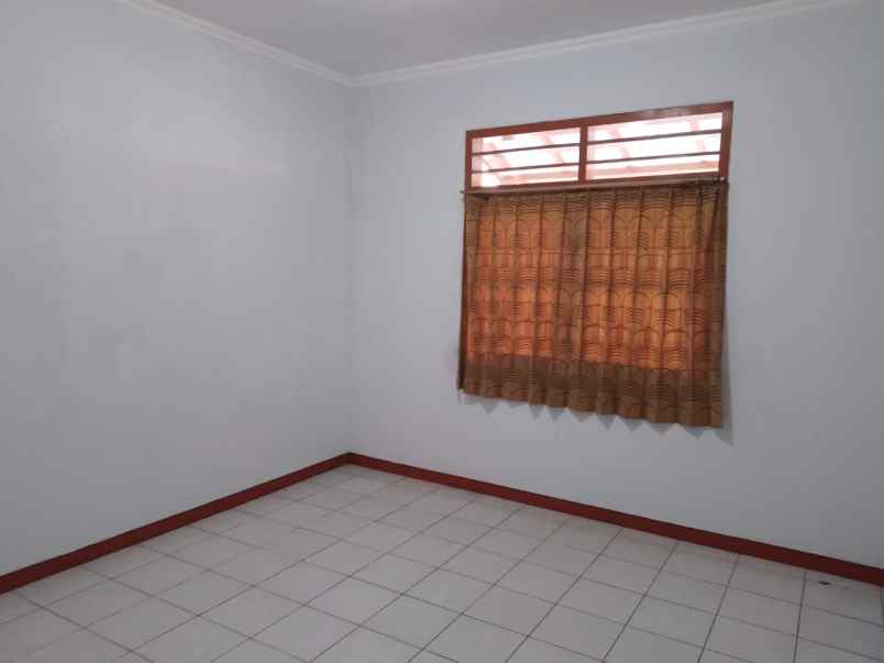 dijual rumah komplek pondok bambu duren