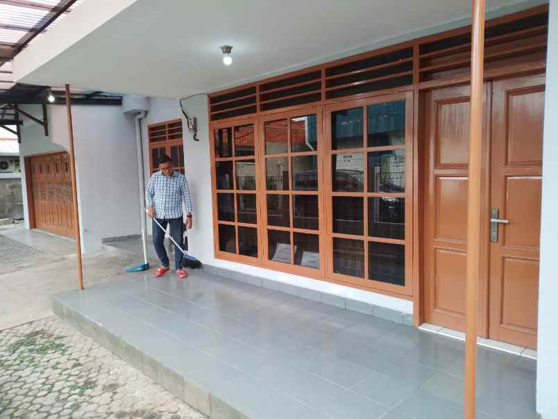 dijual rumah komplek pondok bambu duren