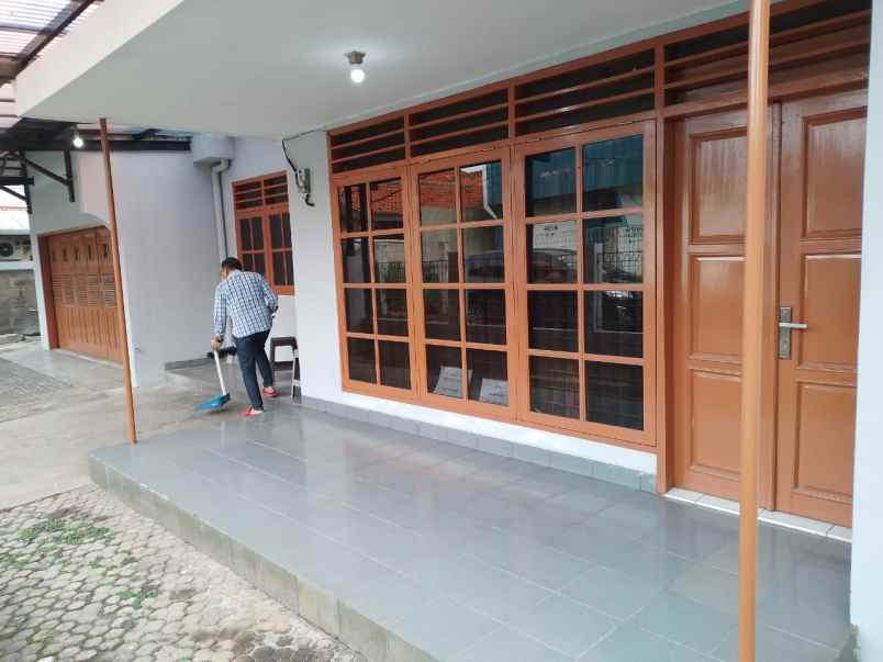 dijual rumah komplek pondok bambu duren