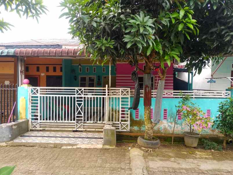 dijual rumah komplek rorinata residence
