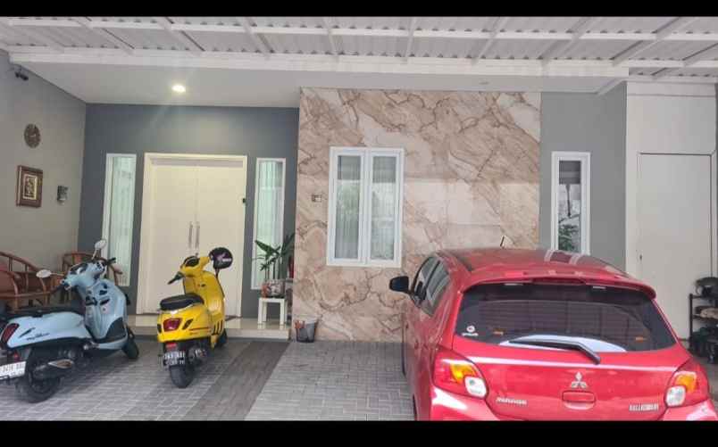 dijual rumah komplek setraduta kec