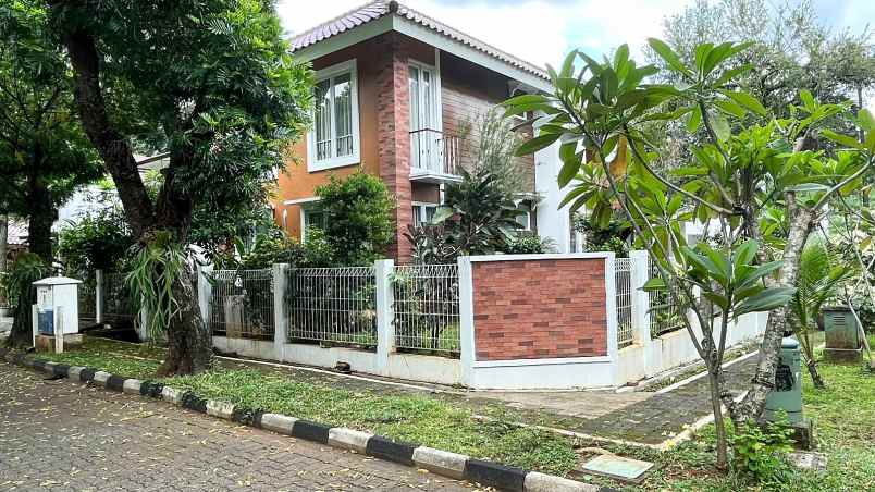 dijual rumah komplek vila cinere mas