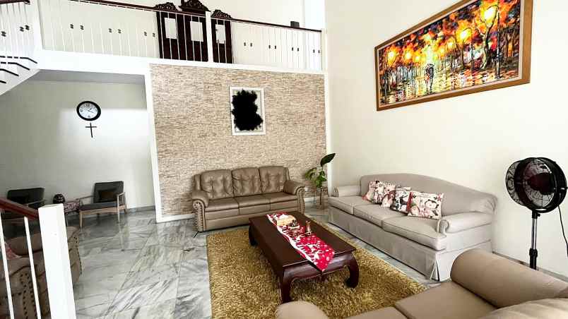 dijual rumah komplek vila cinere mas