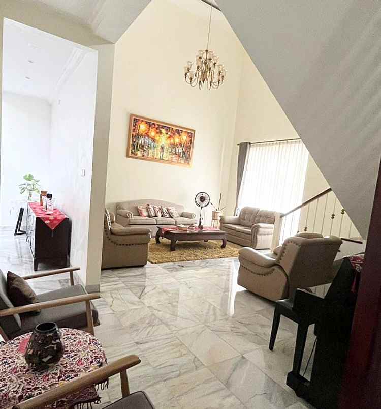 dijual rumah komplek vila cinere mas