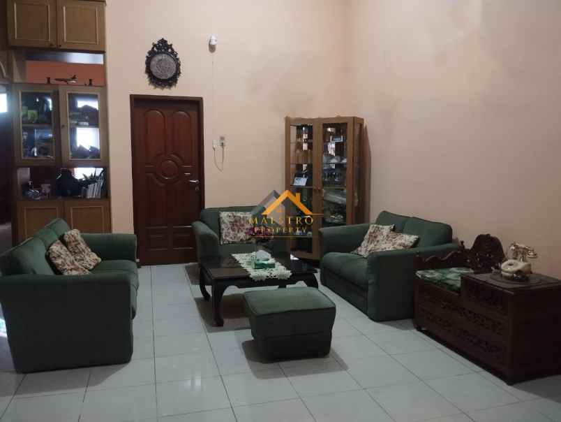dijual rumah kondisi siap huni jalan bunga tanjung xi