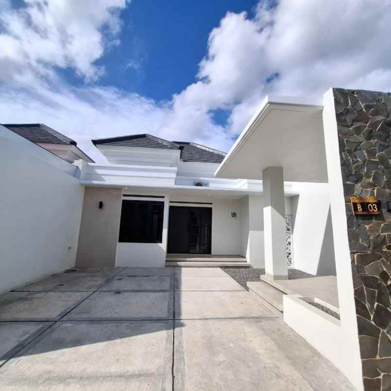 dijual rumah kringinan selomartani