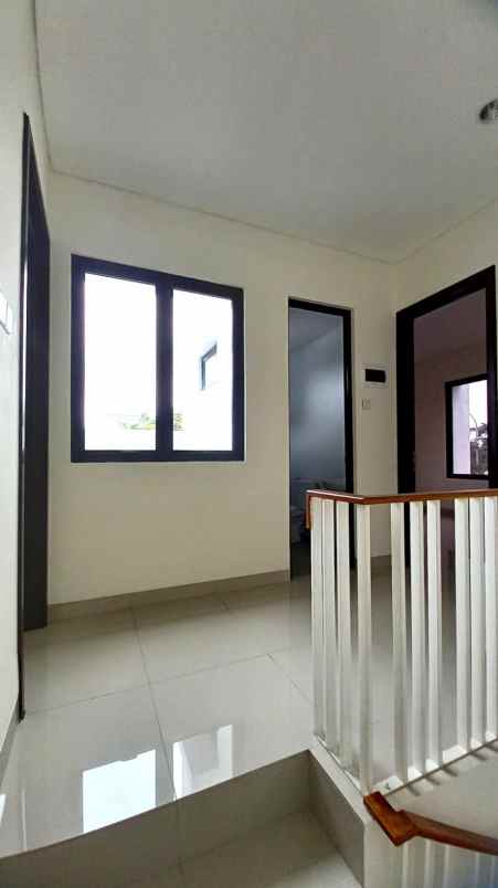 dijual rumah la seine essence jgc