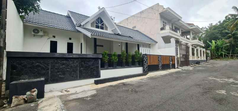 dijual rumah lap klidon sukoharjo