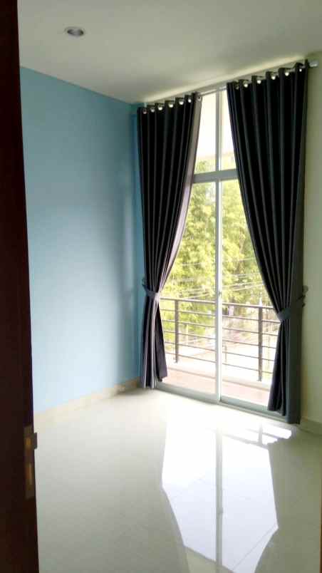 dijual rumah lippo karawaci tangerang