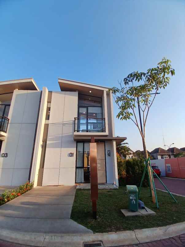 dijual rumah lippo village