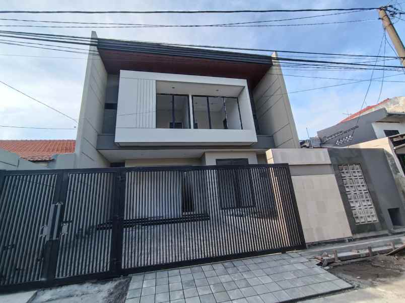 dijual rumah manyar jaya menur