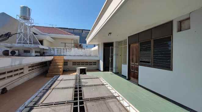 dijual rumah manyar kertoarjo