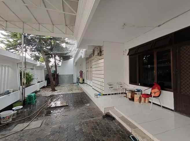 dijual rumah manyar kertoarjo