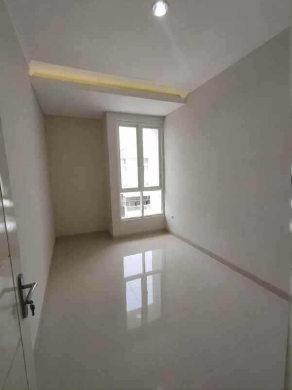 dijual rumah manyar tirtoasri