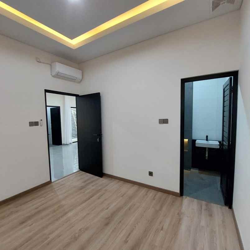 dijual rumah margahayu permai