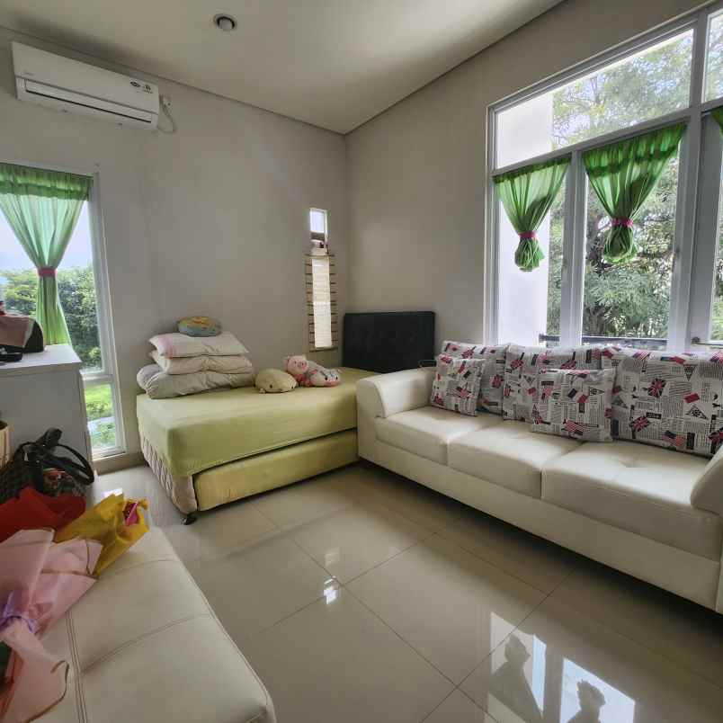 dijual rumah meetland menteng