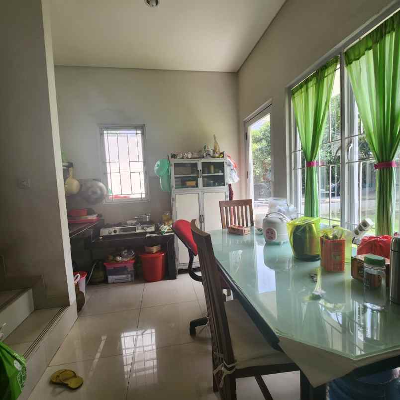 dijual rumah meetland menteng