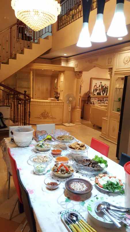 dijual rumah menanggal