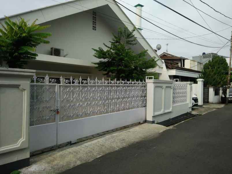 dijual rumah menteng dalam kec tebet