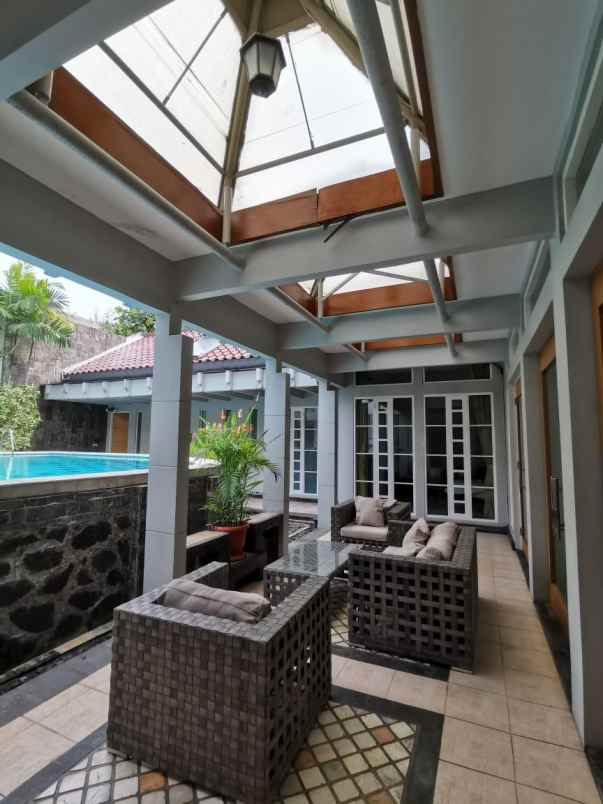 dijual rumah mewah di menteng jakpus