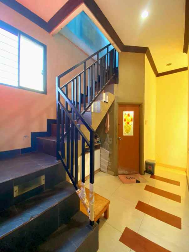 dijual rumah mewah divila mutiara gading 3