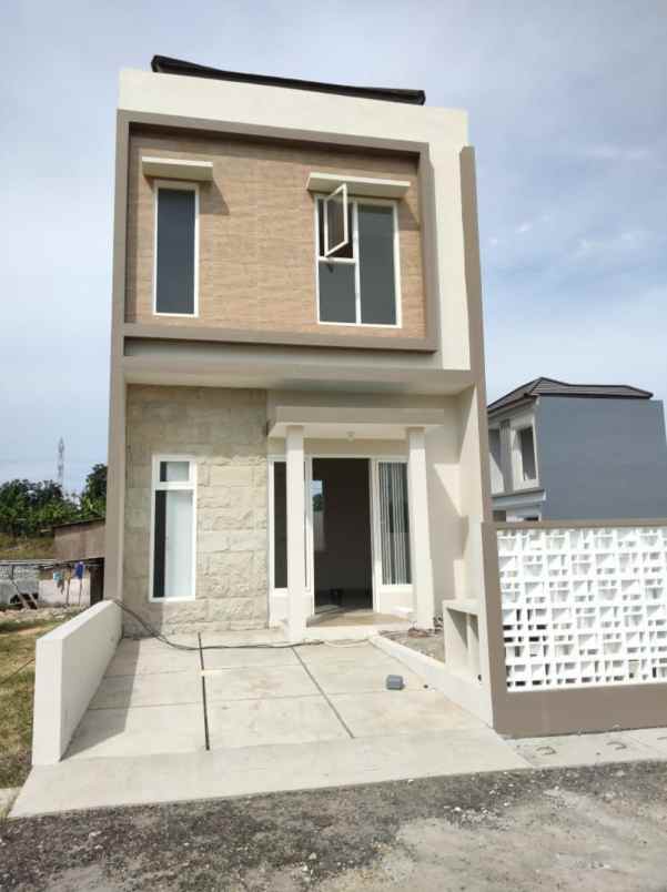 dijual rumah millenia hills