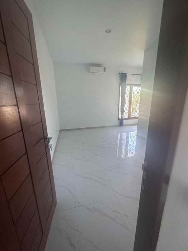 dijual rumah minimalis lantai 2 lokasi renon denpasar