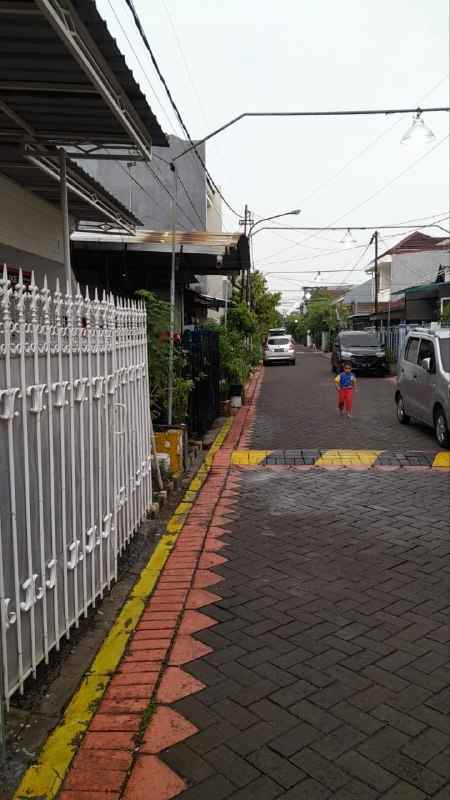 dijual rumah mulyosari