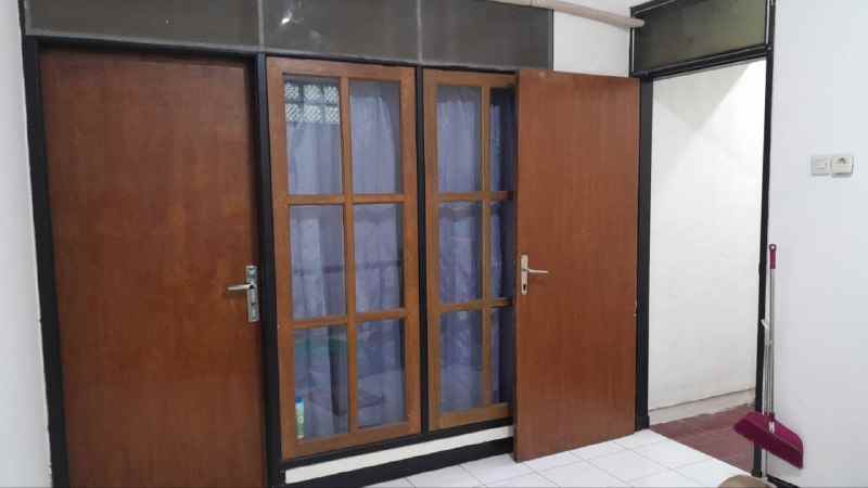 dijual rumah mulyosari