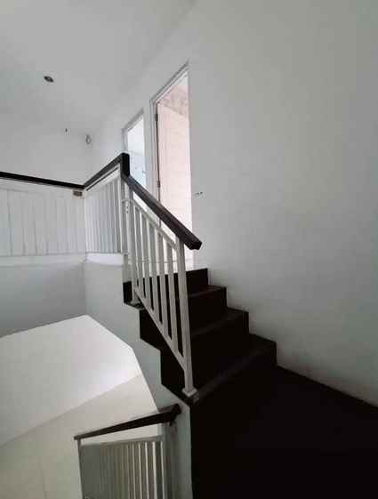 dijual rumah mulyosari