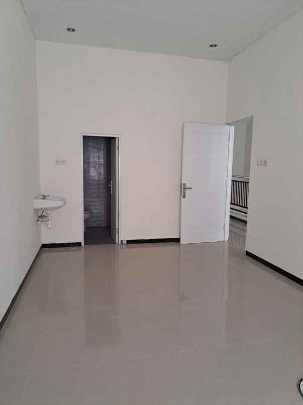 dijual rumah mulyosari bpd