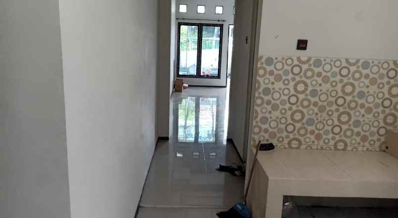 dijual rumah mulyosari prima