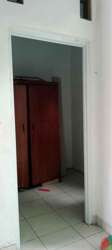 dijual rumah murah pinggir jalan