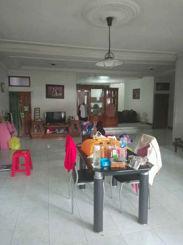 dijual rumah padasuka