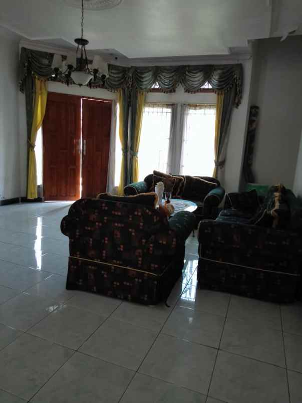 dijual rumah padasuka