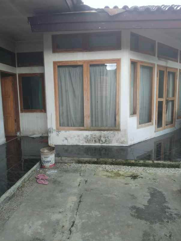 dijual rumah padasuka