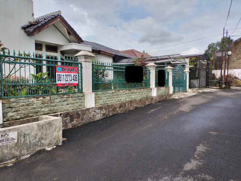 dijual rumah padasuka