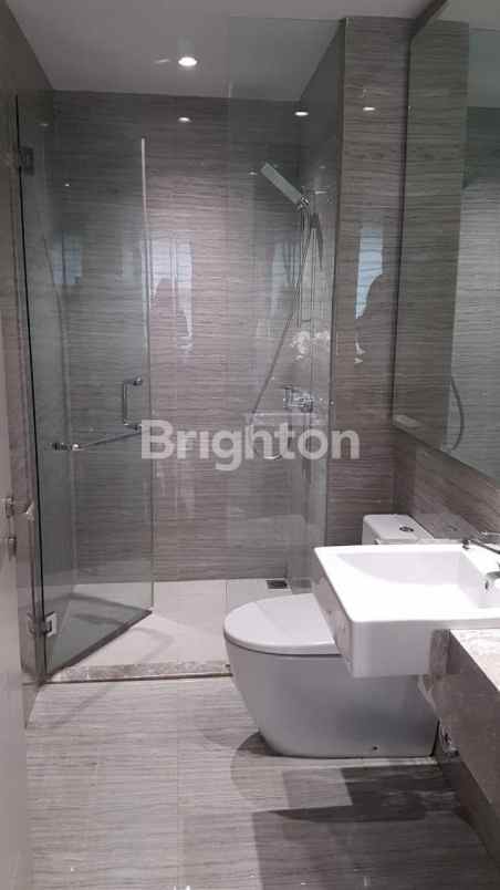 dijual rumah pakuwon indah