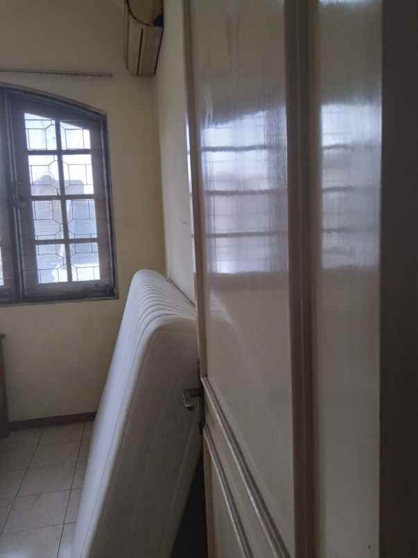 dijual rumah pakuwon indah vila valensia