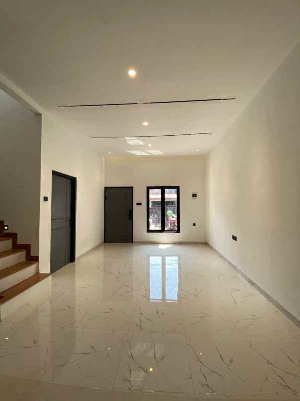 dijual rumah pancoran mas