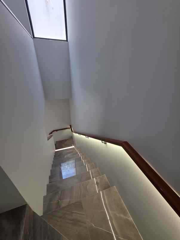 dijual rumah pandugo timur