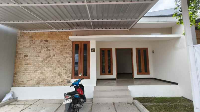 dijual rumah parangtritis