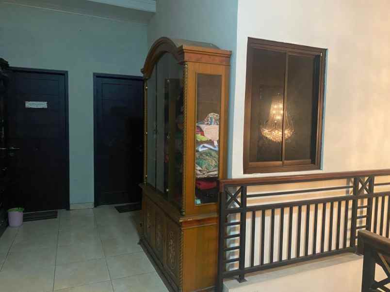 dijual rumah pasar rebo