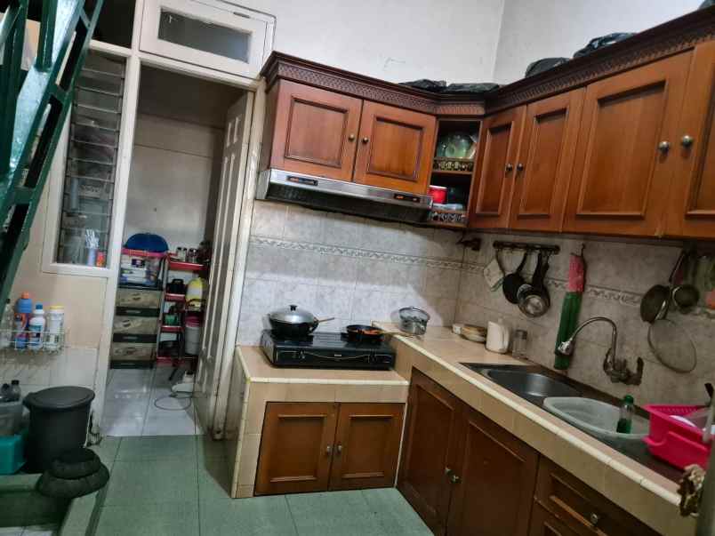 dijual rumah pelepah kelapa gading