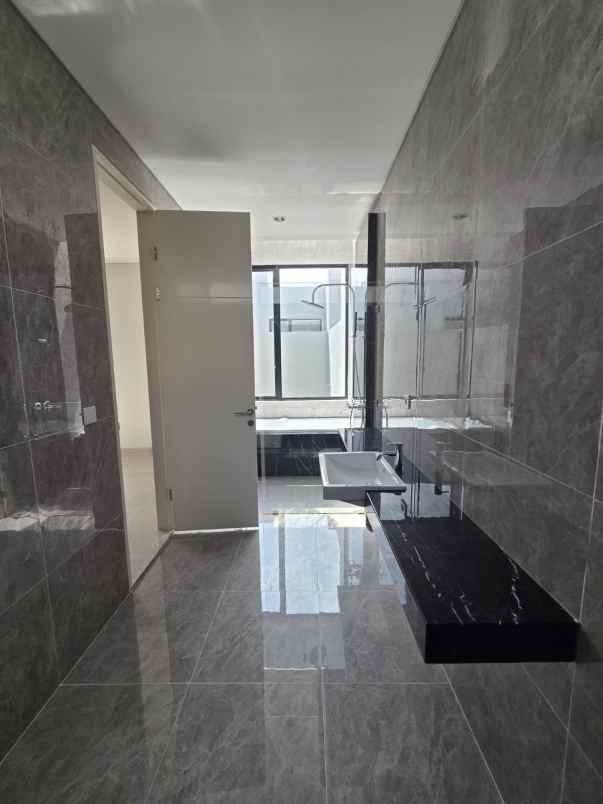 dijual rumah pelican hill citraland