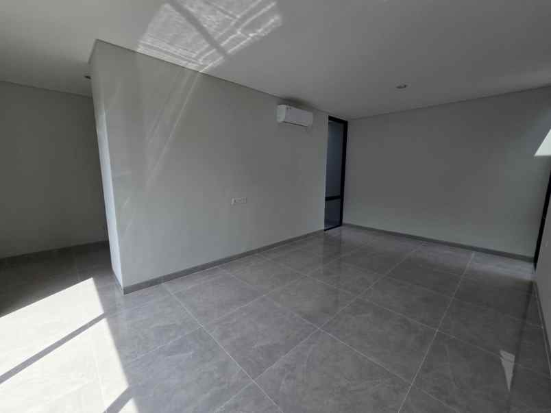 dijual rumah pelican hill citraland
