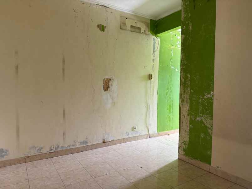 dijual rumah permata buana