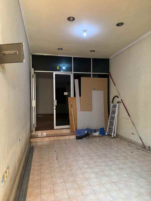 dijual rumah permata buana