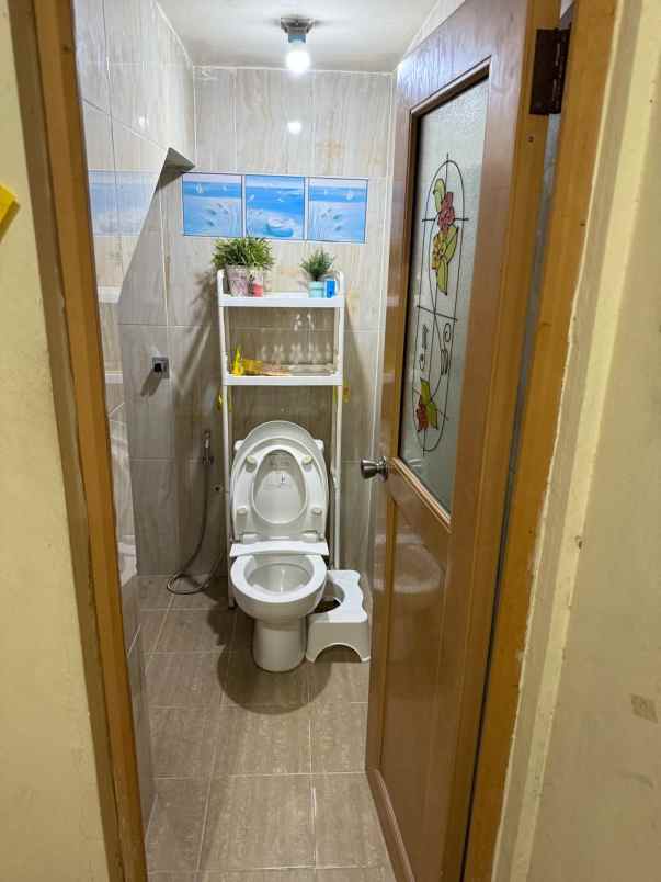 dijual rumah permata buana